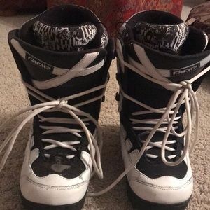 Snowboard boots-